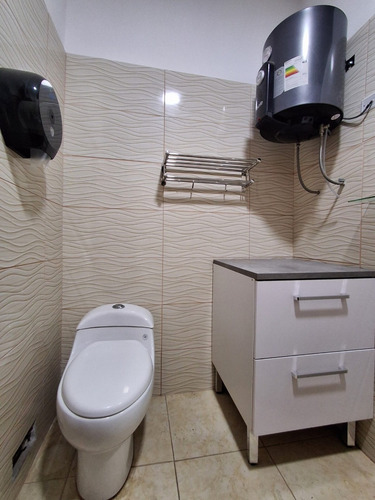 Oferta Habitación Amoblada, Jacuzzi A 1cdra San Isidro (av Navarrete) Cochera Opc.