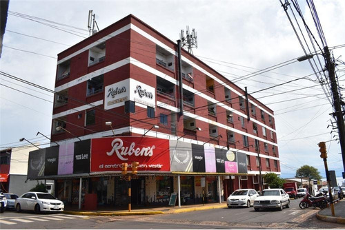 Vendo Departamento En Pleno Centro De Encarnación: 1 Habitación Y 1 Baño.