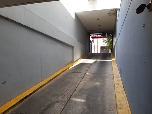Imagen 2 de 5 de Cochera Alquiler Alberdi Zona Shopping Duarte Quiros