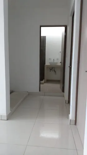 Casa Nueva De 3 Habitaciones Con Jardín Y Estacionamiento
