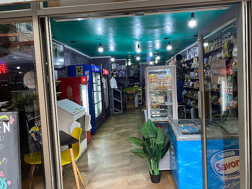 Derecho A Llave Bar Restaurant Y Minimarket Sector Poniente