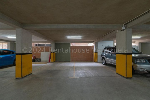 Ka En Venta Town House En Villa Nueva El Hatillo 25-12707