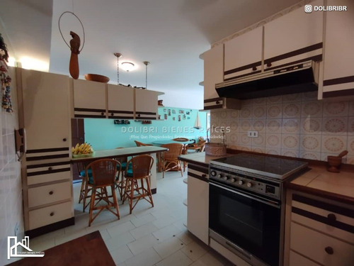 Imagen 6 de 9 de Apartamento En Alquiler En Macuto, Bajada El Playón, Av. La Playa Frente Al Balneario, Residencias Camurichico Edo. La Guaira Aa-mto002