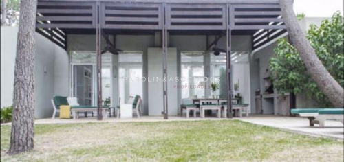 Casa De 3 Dormitorios En Manantiales- Ref: 3216