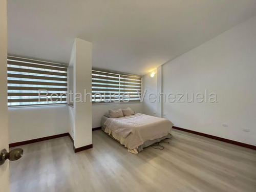 En Alquiler Casa En Urb El Castaño #25-14338 Rm