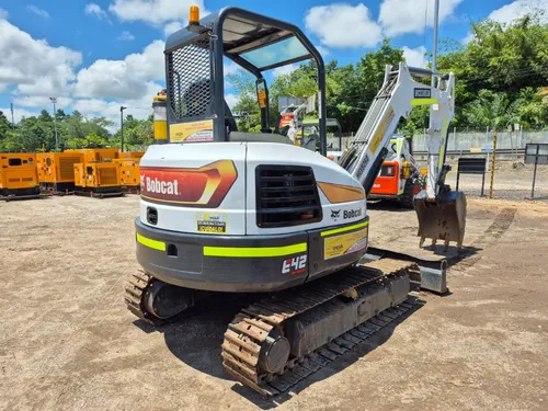 Miniexcavadora Bobcat E42 Modelo 2014