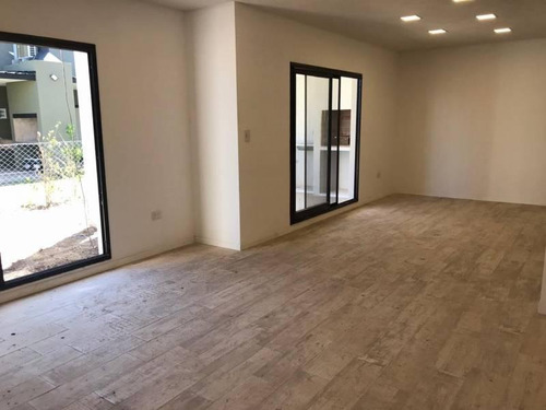 Imagen 7 de 30 de Venta - Departamento 3 Amb. Entrega Inmediata - La Cañada Village Ii - Bayugar Negocios Inmobiliarios