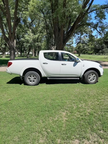 Mitsubishi L200 3.2 Cab Doble 4wd Cr 170cv Mt 2016