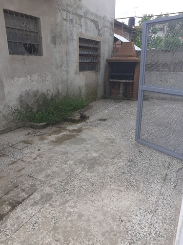 Imagen 28 de 30 de Casa 4 Amb Al Frente..atras Depto 3 Ambientes Que Falta Terminar Oportunidad
