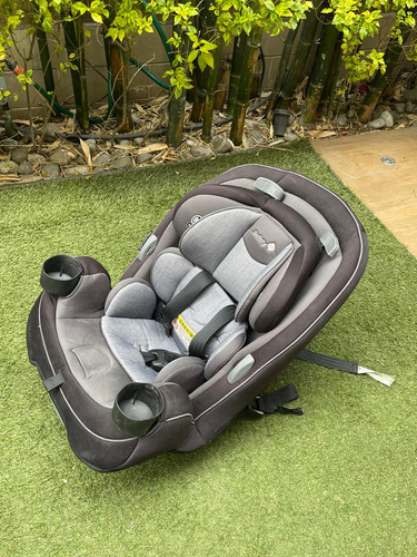 Autoasiento 3 En 1 Safety 1st Grow And Go Para Bebés Autoasiento Safety 1st Grow And Go Air 3 En 1 Gris Con Negro (Usado)