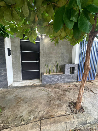 Casa De Una Planta, 3 Recámaras Y 3 Baños