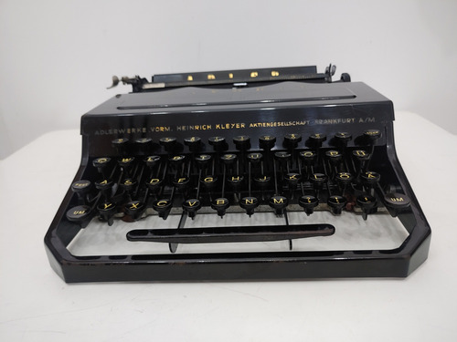 Maquina De Escrever Adler Favorita Ano 1940 (Usado)