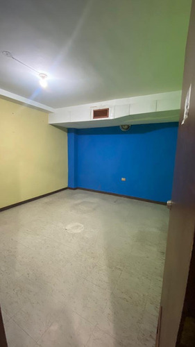 Imagen 7 de 19 de Venta De 12 Locales Comerciales, Sector Barrio Obrero. Adlz