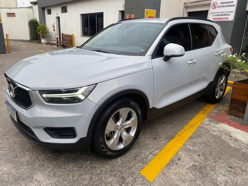 Volvo XC40 2.0 T4 5p