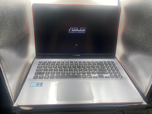 Computadora Laptop Asus Vivobook S15 S530f + Monitor LG 17 