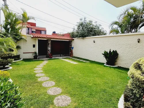 Bonita Casa Con Jardin, Fracc. Lomas De Tzompantle, Cuernavaca Morelos