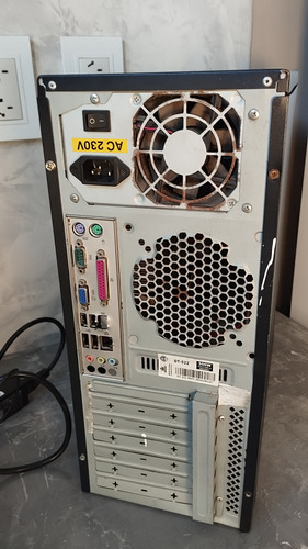 Pc Foxconn M61pmv Y Monitor Lg 19en33 18,5 (Usado)