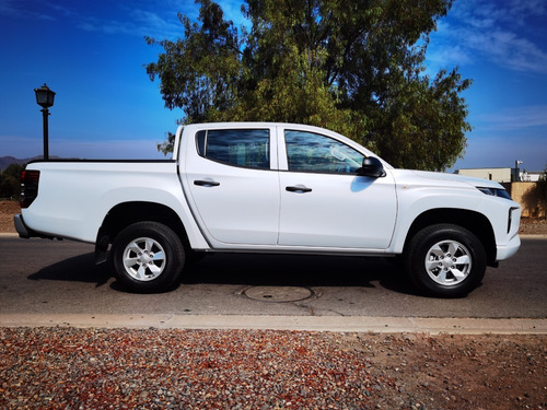 Imagen 6 de 11 de 2022 Mitsubishi L200 Work
