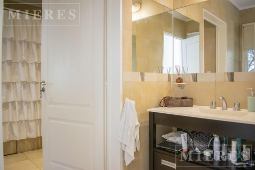 Casa En Venta Desarrollada En Una Sola Planta En Olivos Golf Club