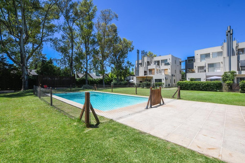 Imagen 26 de 28 de Departamento De 3 Dormitorios En Venta Con Patio En Hostal Del Sol Fisherton