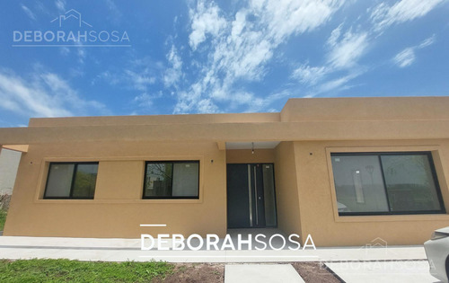 Casa En  Alquiler - Canton- Zona Norte- Escobar- Maschwitz-4 Ambientes-