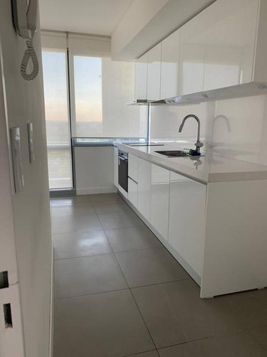 Imagen 3 de 19 de Torre Al Rio, Piso Alto Con Vista, Se Vende Con Renta!!!