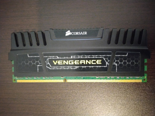 Imagem 1 de 2 de Memória Ram Vengeance 4gb Corsair Cmz8gx3m2a1866c9