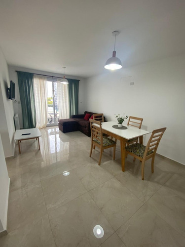 Excelente Departamento Con Balcon Al Frente!