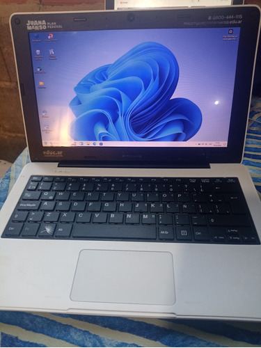 Netbook Juana Manso G15 (4/250gb)