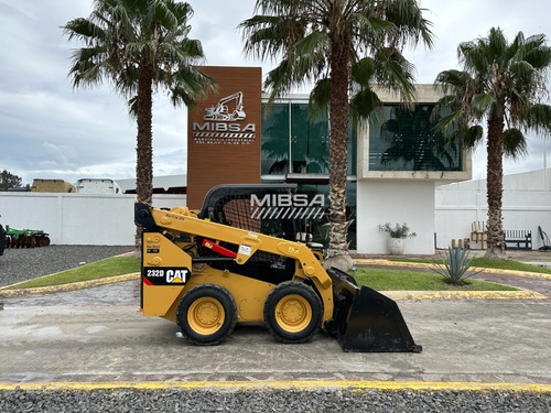 Minicargador