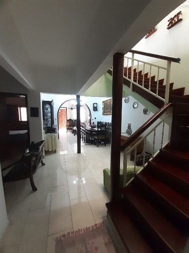 Imagen 7 de 14 de Uso Comercial 5 Hab 4 Ba 1 Pe Urb Guaicaipuro Caracas