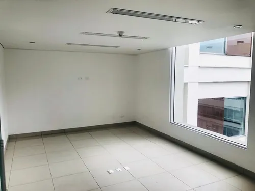 Oficina En Arriendo En Salitre. Cod A1002131