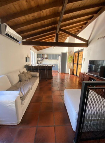 Casa En Devoto. Ideal 2 Familias
