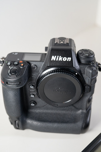 Câmera Nikon Z9 Corpo Com 2 Baterias (359k) Preto (Usado)