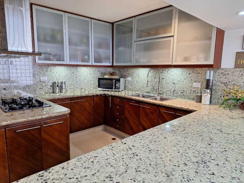 Maria Elena Latouche Se Vende Townhouse: 425 Mts: Pozo, Planta 100% Excelente Ubicación. Moderno Y Cómodo. Ven A Visitarlo!! Mels 24-8814