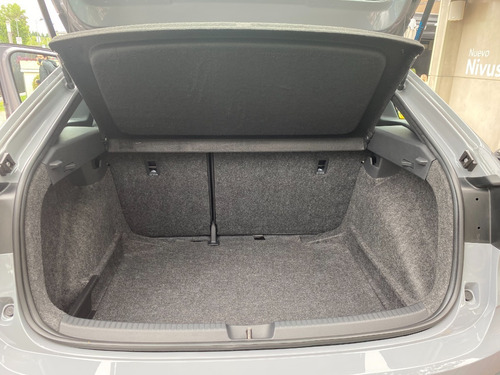 Volkswagen Nivus Higline Hero