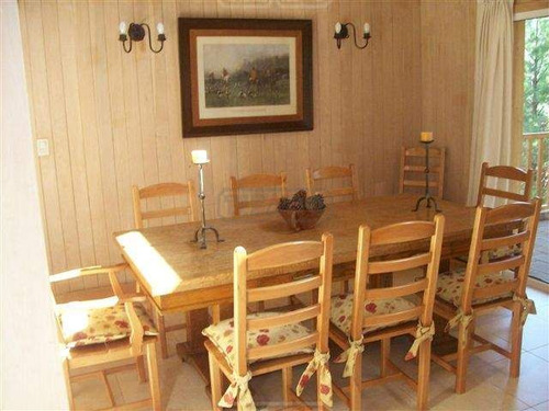 Casa En Venta Ubicado En Chapelco Golf, San Martin De Los Andes