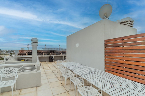 Venta Departamento 2 Ambientes Al Frente, Piso Alto, Balcón Y Cochera Cubierta En Nuñez