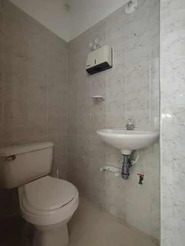 Local En Arriendo En Quinta Bosch. Cod A23395