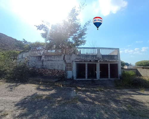 Re/max 2mil Vende Casa Para Remodelar En Av. Bahía De Plata, Altagracia, Mun. Gomez, Isla De Margarita, Edo. Nueva Esparta