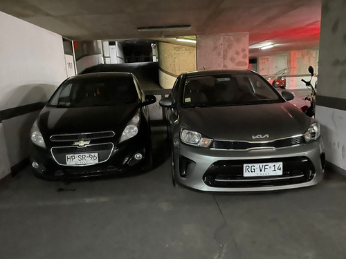 Se Arrienda Estacionamiento En Mario Kreutzberger 1520