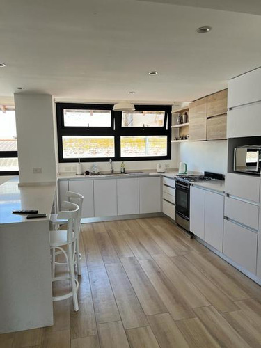 Venta Excelente Ph 5 Ambientes De Categoria En Chauvin - Sin Expensas
