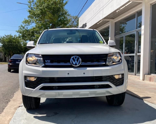 Imagen 2 de 15 de Volkswagen Amarok D/cabina V-6 Comfortline 4x4 0km My2023