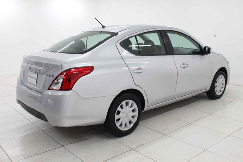 Imagen 5 de 15 de Nissan Versa 2018 4 Cilindros
