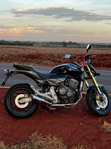 Hornet 600cc Preta Com Dourado