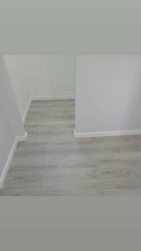 Imagem 4 de 5 de Instalação De Piso Vinilico E Laminado.