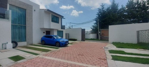 Renta De Casa Semi-nueva En Toluca - Cacalomacan Casa Hermosa , En El Primer Cuadro De La Zona Residencial Campestre De Cacalomacan El Mas Exclusivo A 20 Min Del Centro De Toluca.