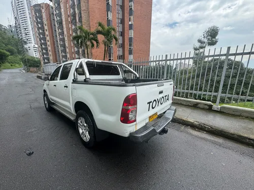 Toyota Hilux Hilux Disel 4x2 doble cabina full motor 2500