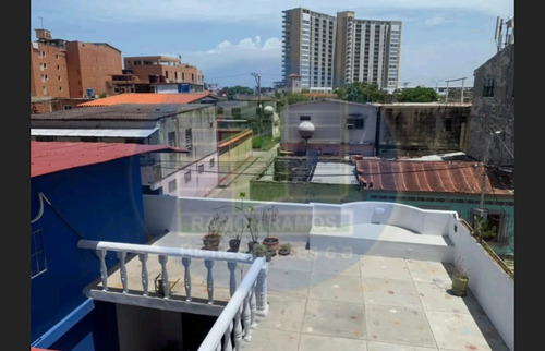 En Venta Cómoda Casa En Tucacas - Falcón.