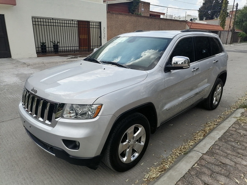 Imagen 2 de 14 de Jeep Grand Cherokee 2011 3.6 Limited Navegación V6 4x2 Mt